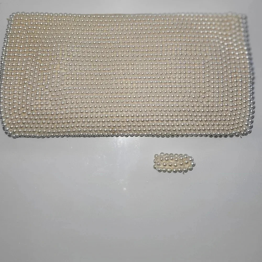 LA REGALE beaded Pearl clutch - Picture 6 of 7